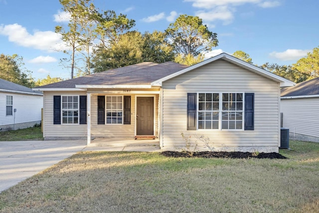 single story home with a front yard