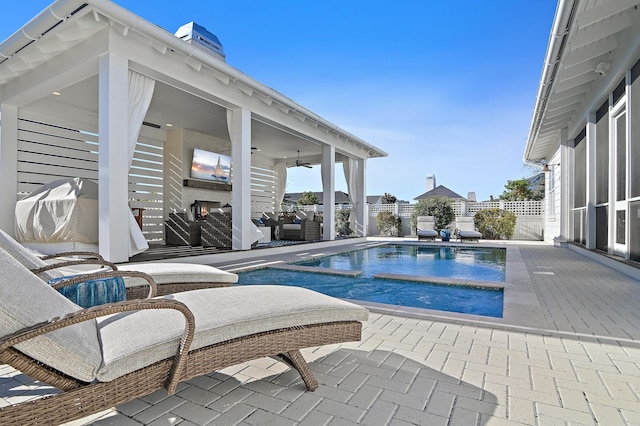 1016 Pathways Dr, Inlet Beach, FL 32461 - view of swimming pool featuring a patio, a fenced backyard, a pool with connected hot tub, and a ceiling fan