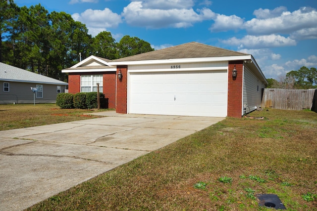 ranch-style house featuring a front yard