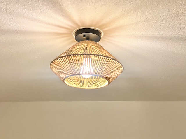 details featuring a textured ceiling