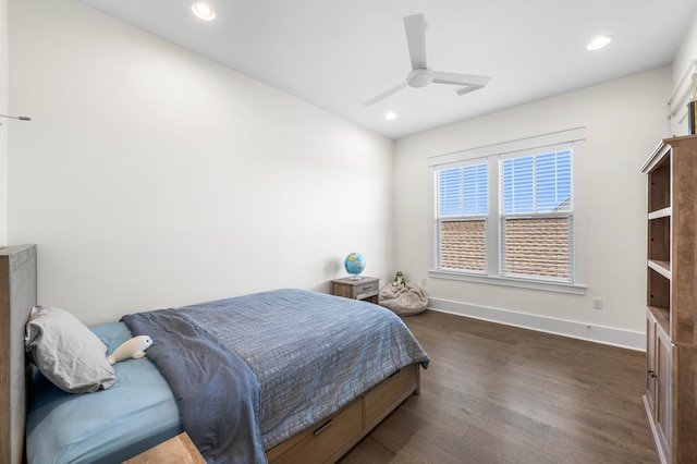 bedroom featuring visible vents, a ceiling fan, recessed lighting, baseboards, and dark wood-style flooring