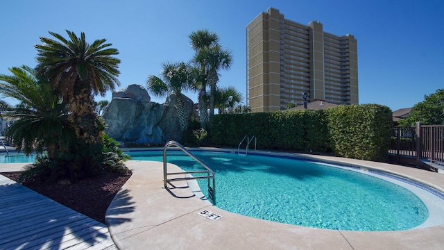 view of swimming pool