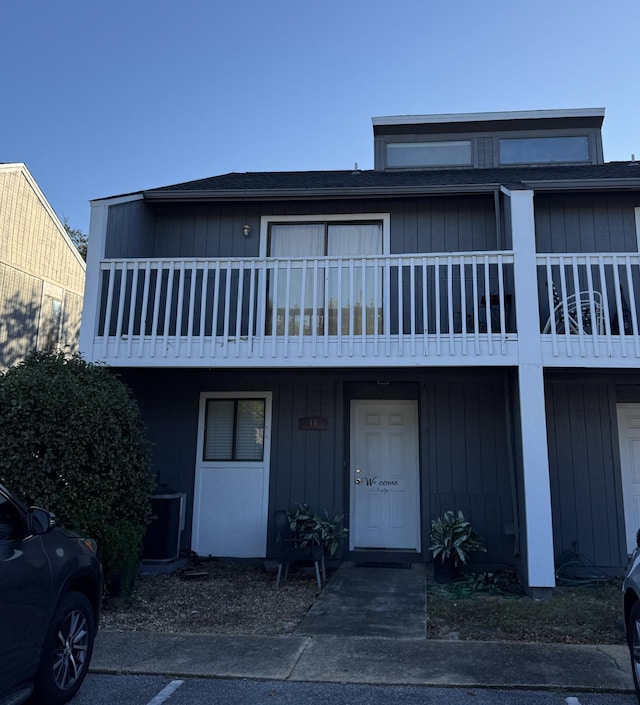 view of front facade featuring board and batten siding