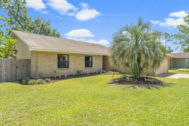 view of front facade with a front yard