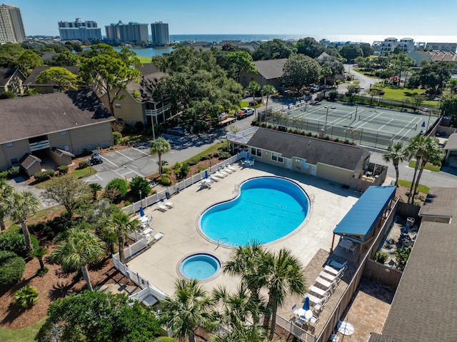 view of swimming pool