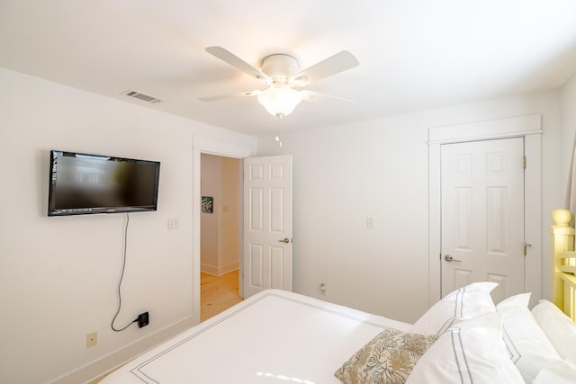 bedroom featuring ceiling fan