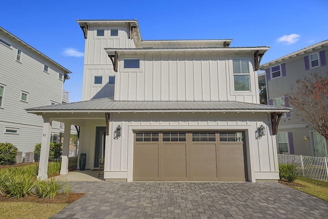 view of front of home featuring a garage