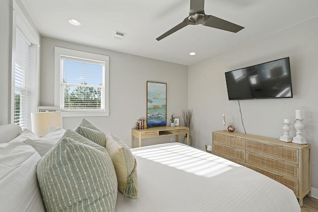 bedroom featuring ceiling fan