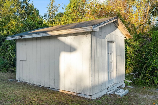 view of outbuilding