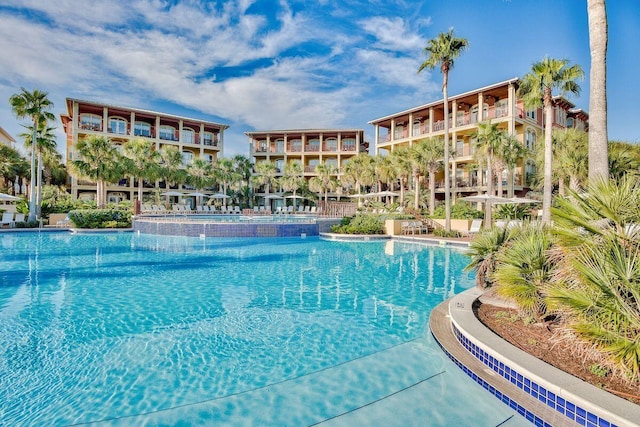 view of pool featuring pool water feature