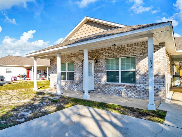 view of front of home with covered porch