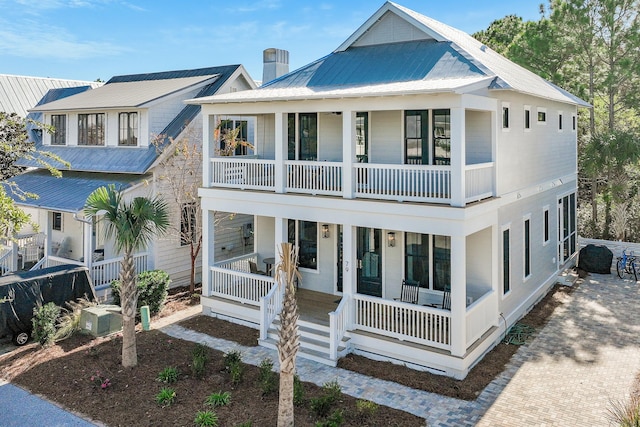 view of front of house featuring covered porch