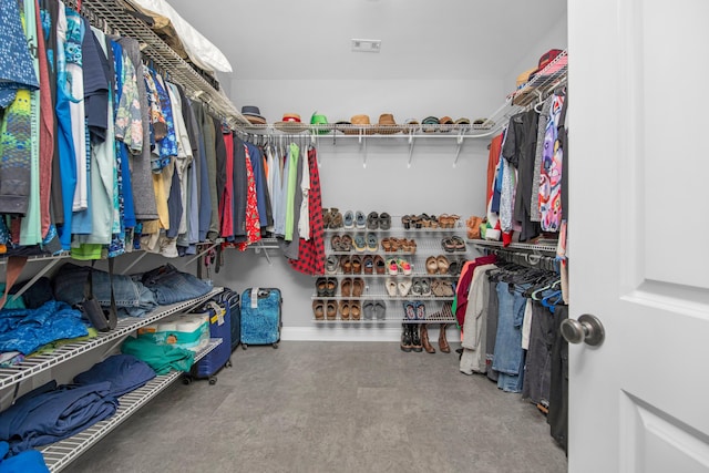 view of spacious closet