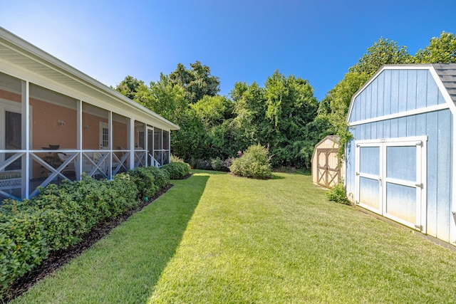 view of yard with a shed