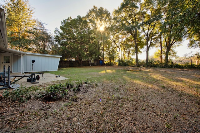 view of yard featuring a patio