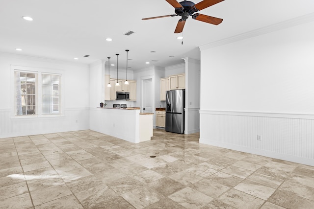 kitchen with ceiling fan, hanging light fixtures, stainless steel appliances, kitchen peninsula, and crown molding