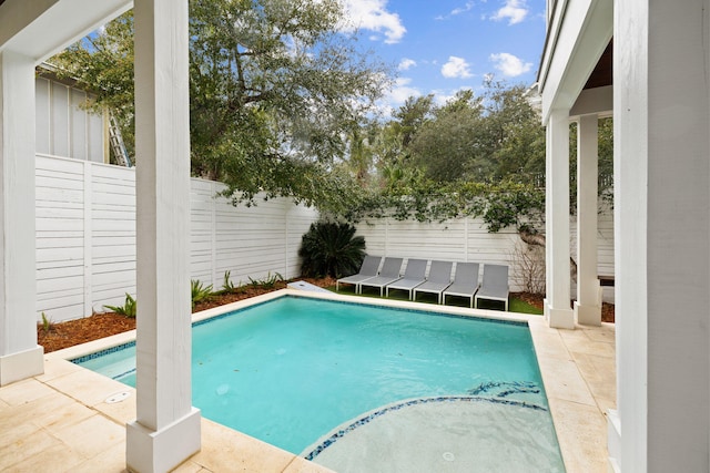 view of swimming pool