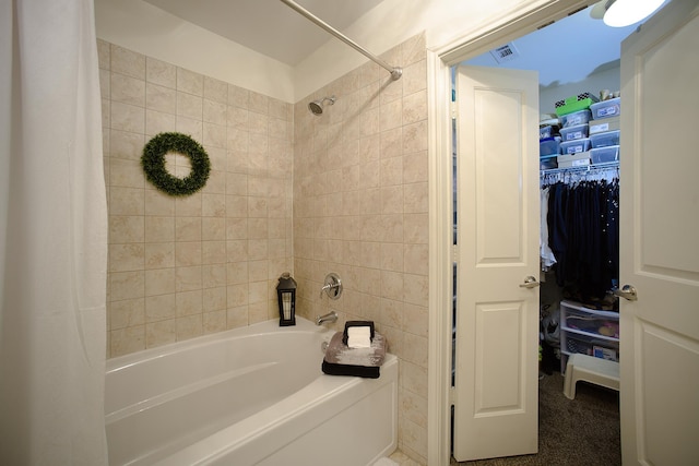 bathroom featuring shower / tub combo