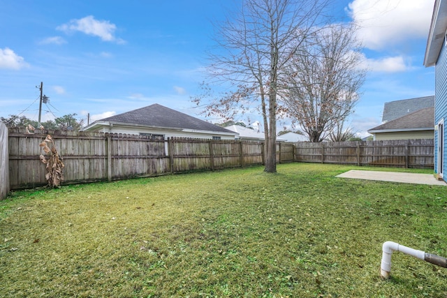 view of yard with a patio area