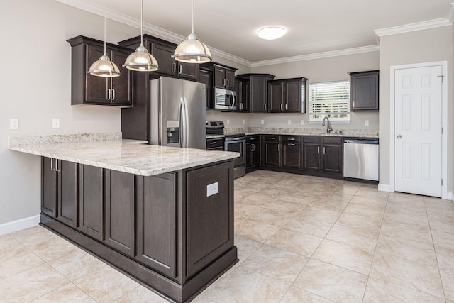 kitchen with kitchen peninsula, appliances with stainless steel finishes, pendant lighting, and sink