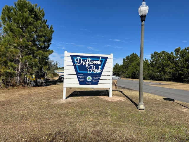 view of community / neighborhood sign