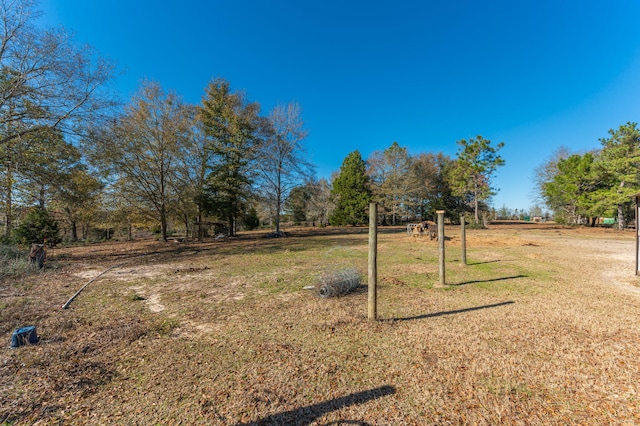 view of yard featuring a rural view