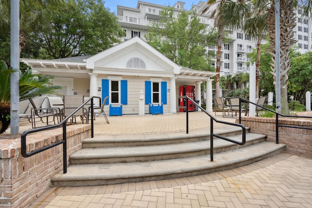 view of front facade featuring a patio area