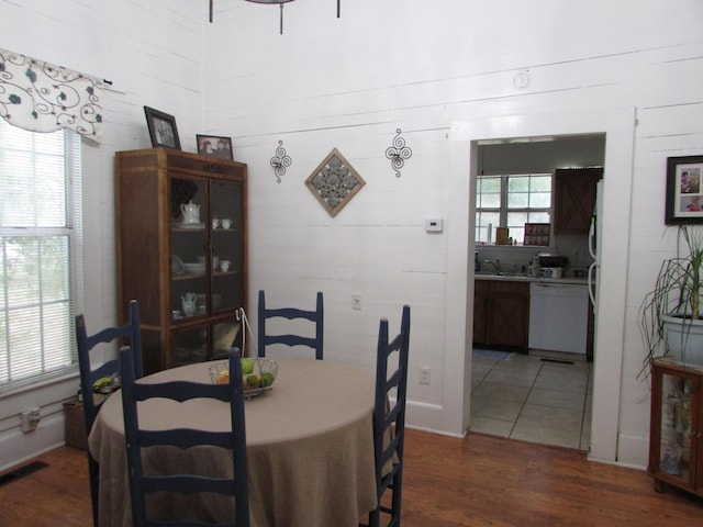 64 W Live Oak Ave, Defuniak Springs, FL 32435 - photo 4