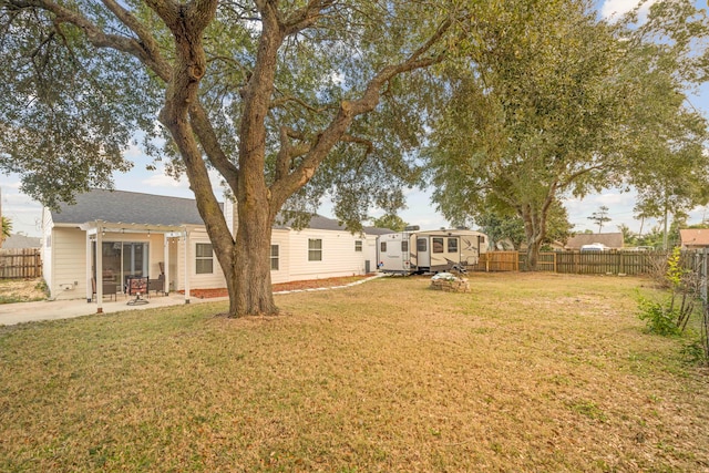 view of yard featuring a patio