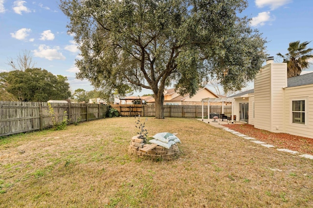 view of yard with a patio area