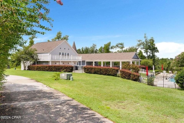 single story home with a front yard