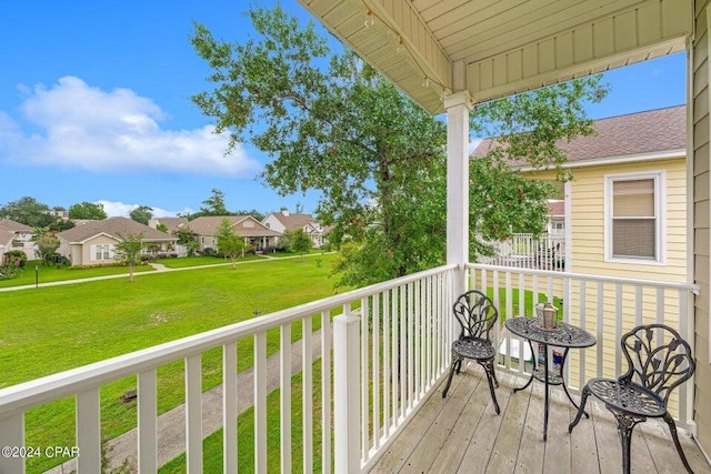 balcony featuring covered porch