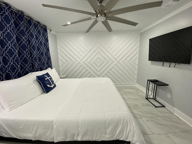 bedroom with ceiling fan