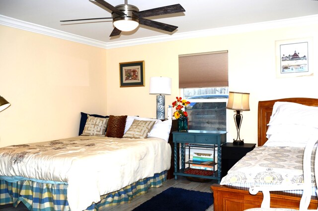 501 Benning Dr, Destin, FL 32541 - bedroom featuring ceiling fan and ornamental molding