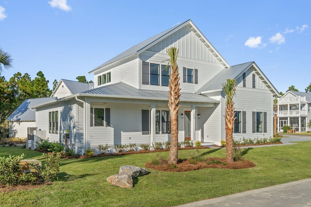 view of front of house with a front yard