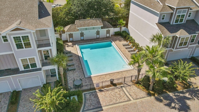 view of swimming pool