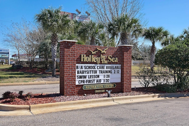 view of community / neighborhood sign