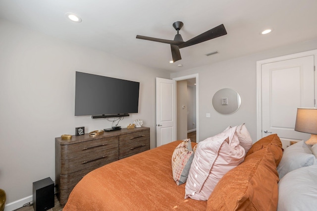 bedroom featuring ceiling fan