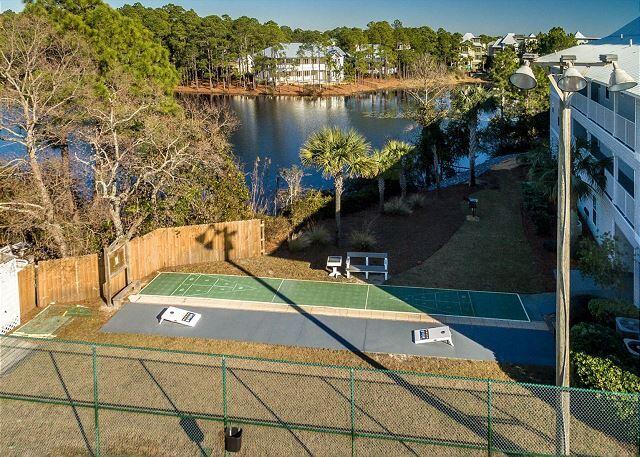 view of home's community featuring a water view