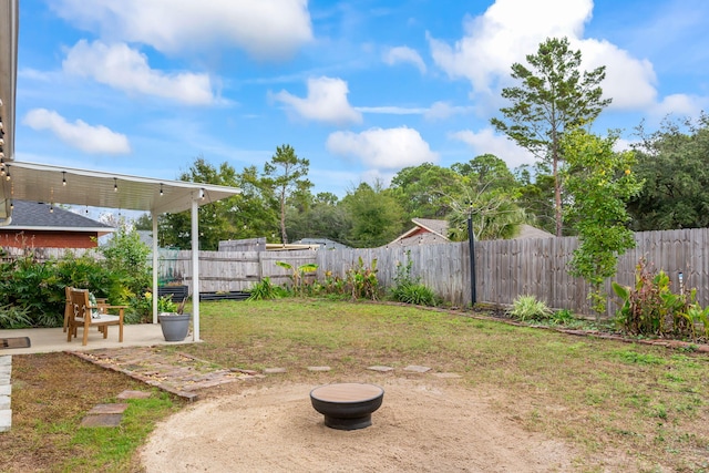 view of yard featuring a patio