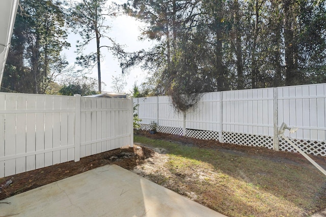 view of yard with a patio