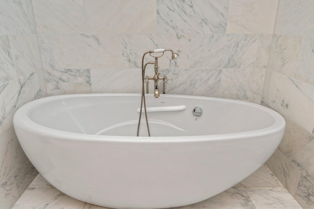 bathroom with a bathtub