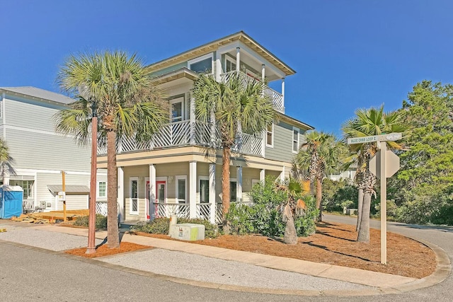 view of front of property with covered porch