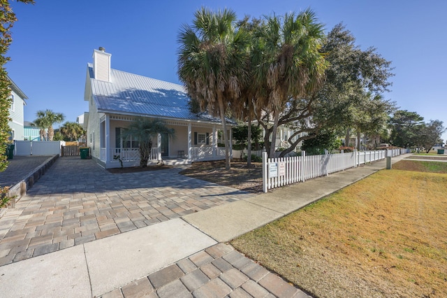 view of front facade featuring covered porch