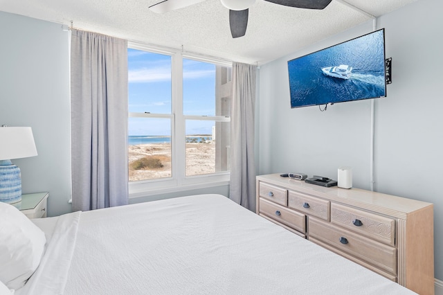 bedroom featuring ceiling fan