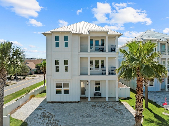 view of front of house