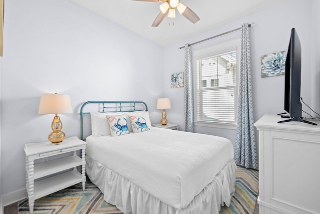 bedroom with ceiling fan