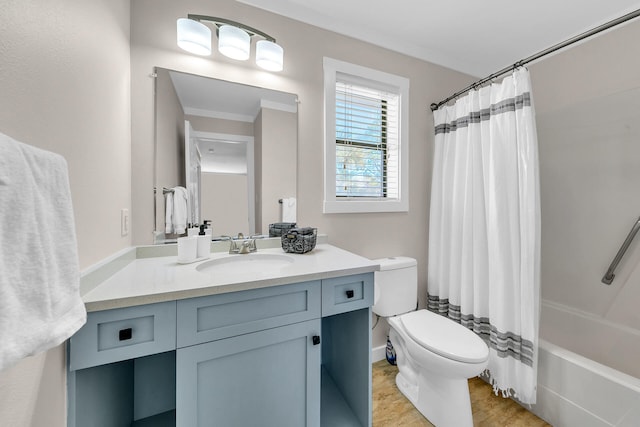 full bathroom with hardwood / wood-style flooring, crown molding, vanity, shower / bath combination with curtain, and toilet