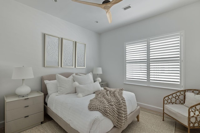 bedroom with ceiling fan