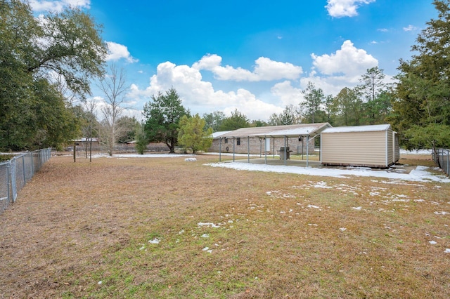 view of yard featuring a carport